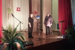 увеличить Панина О.Б. вручает полиграфический альбом «Труд на благо Алтая» Болтуновой Л.П.