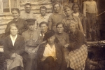 увеличить Работники колыванского камнерезного завода 1944 год