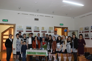 И помнит мир спасённый...