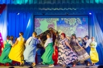 увеличить Самодеятельный фольклорный коллектив с. Краснознаменка под руководством И. Зверевой и В.Ф. Тереховой