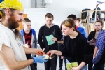 увеличить